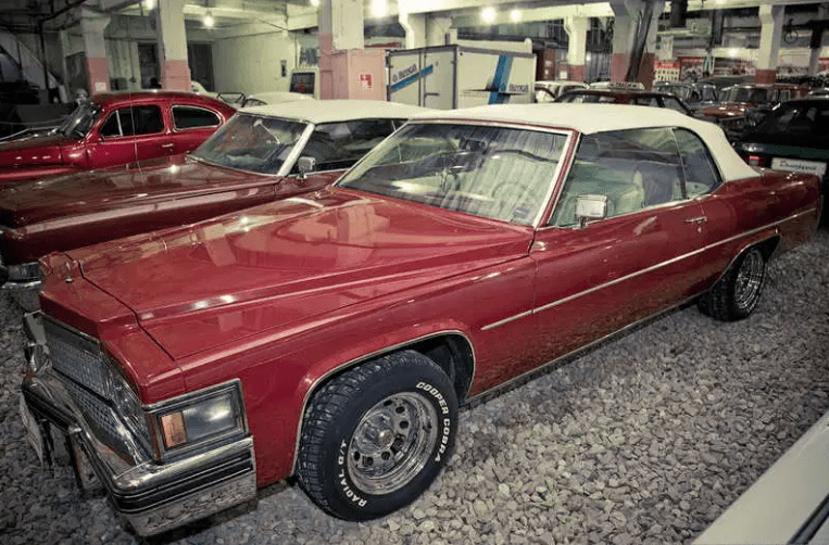 Cadillac Deville 1969 ที่สุดในประวัติศาสตร์ของอุตสาหกรรมยานยนต์: ตั้งแต่ปีพ. ศ. 2492 ถึง 2549 มีการผลิตรถยนต์หรูหรา 12 รุ่น ในปี 1969